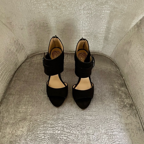 Vince Camuto black ankle strap sandals - Picture 5 of 6